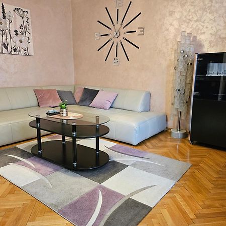 Slavija Apartment เบลเกรด ภายนอก รูปภาพ