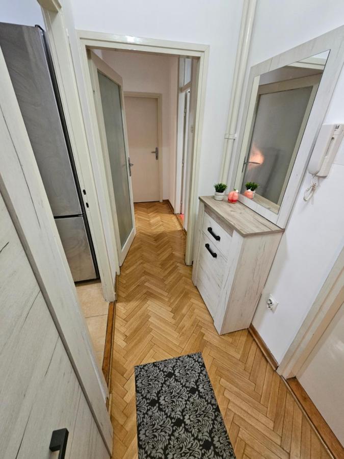 Slavija Apartment เบลเกรด ภายนอก รูปภาพ