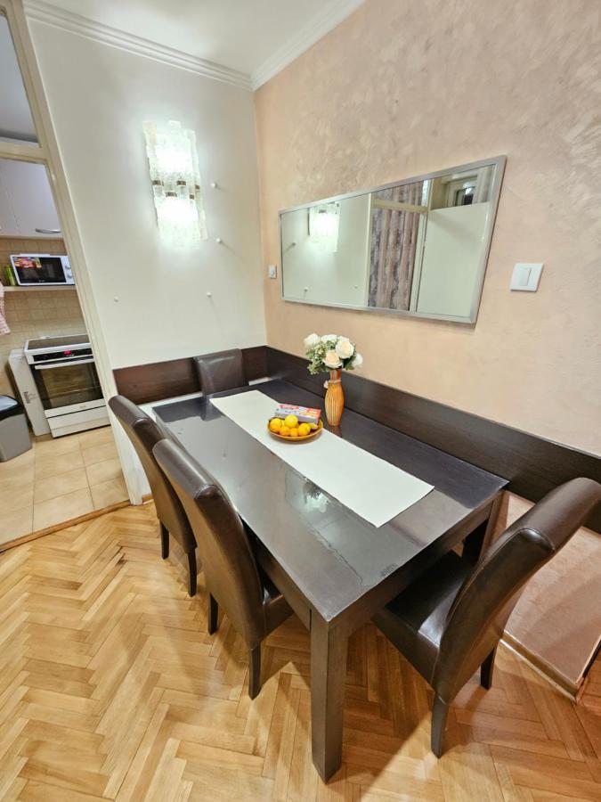 Slavija Apartment เบลเกรด ภายนอก รูปภาพ