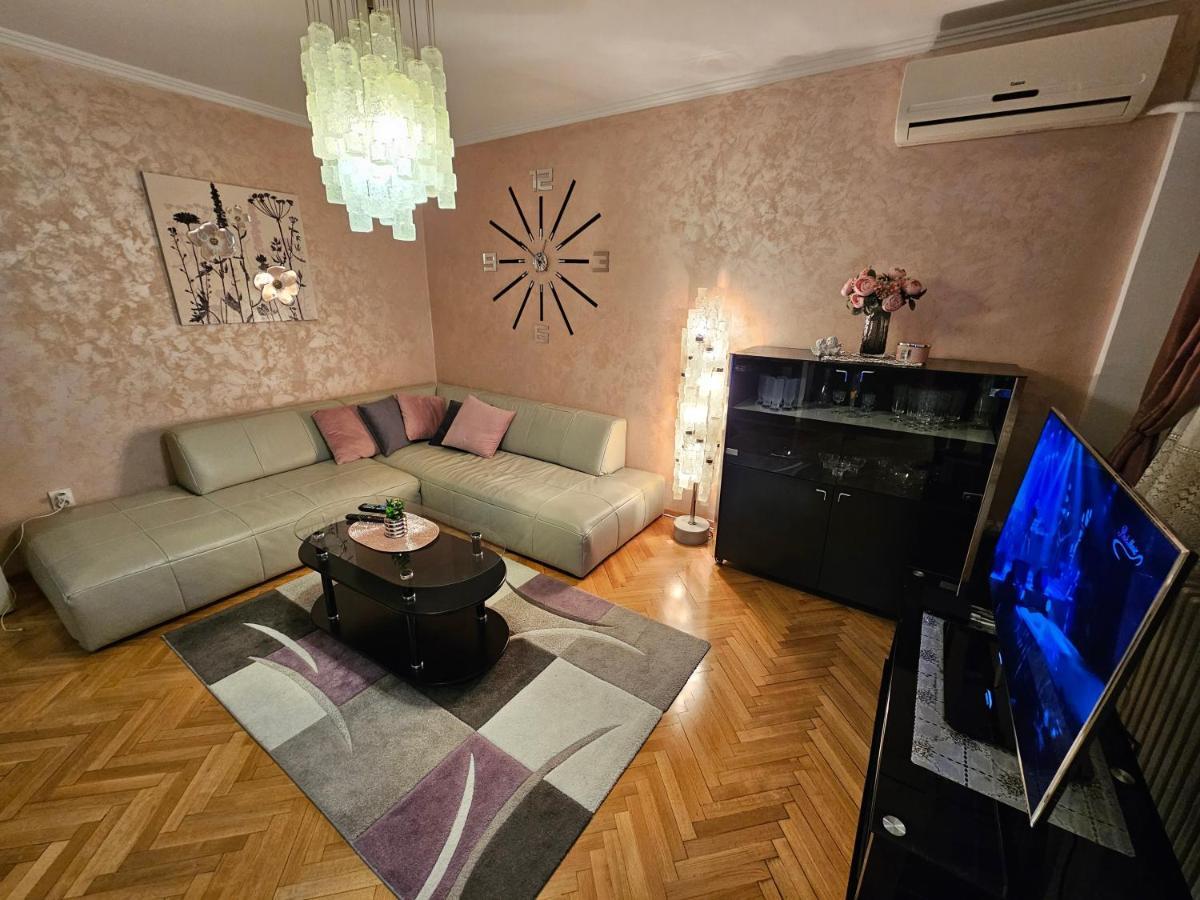 Slavija Apartment เบลเกรด ภายนอก รูปภาพ